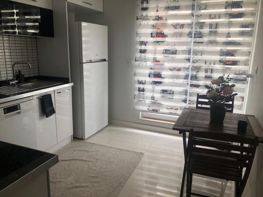 Daire Lara Denize Sifir Havuzlu Sifir Esyali 2 Yatak Odali Muhtesem Ev Antalya