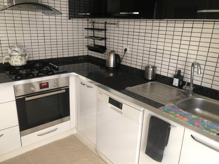 Lara Denize Sifir Havuzlu Sifir Esyali 2 Yatak Odali Muhtesem Ev Daire Antalya